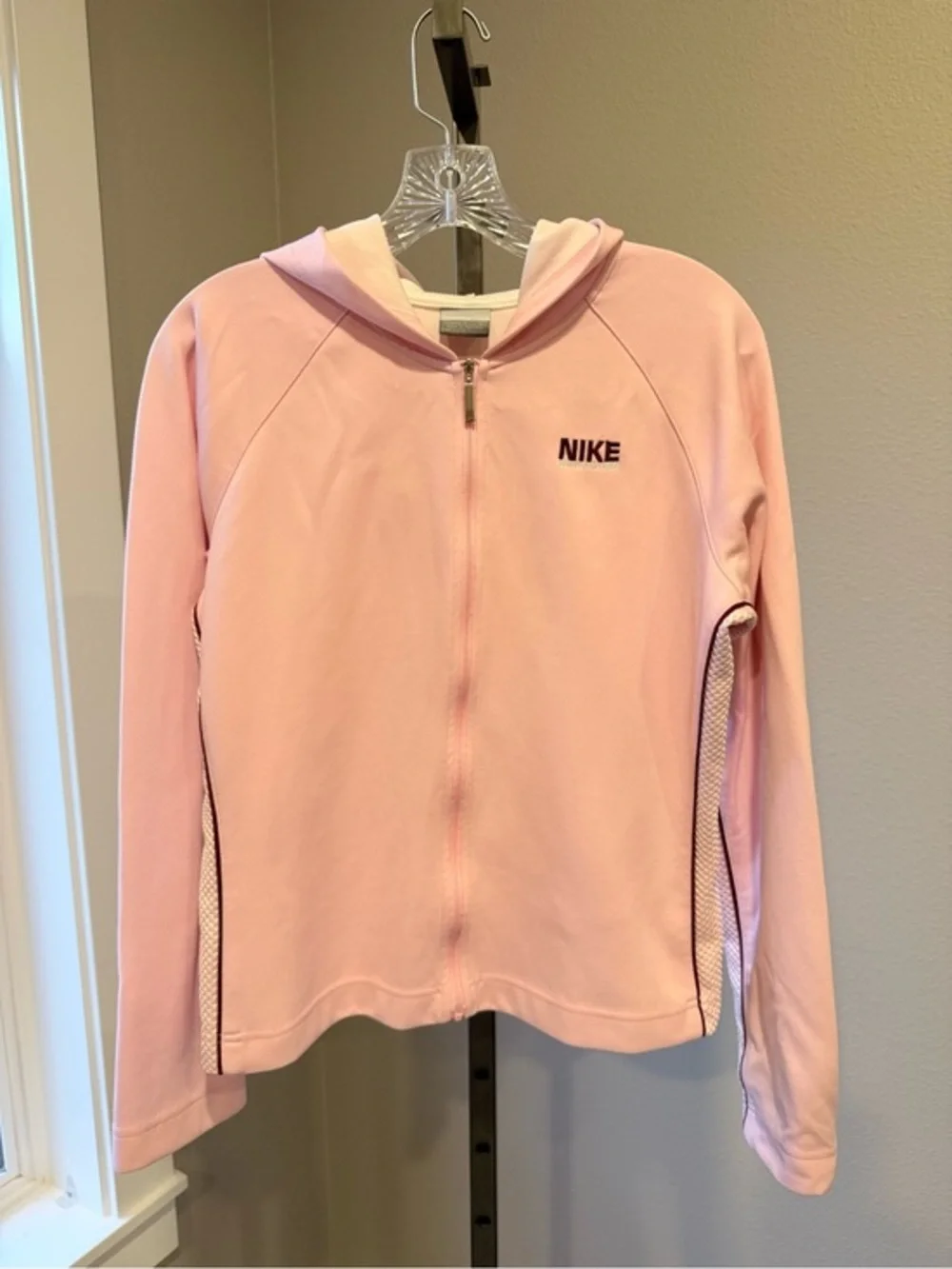 Nike women’s Medium Pink Full Zip Hoodie Jacket Mesh Side Panels Y2K Athletic